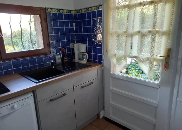 Climatise 35 M2 Pour 1 Couple - Piscine Partagee - *